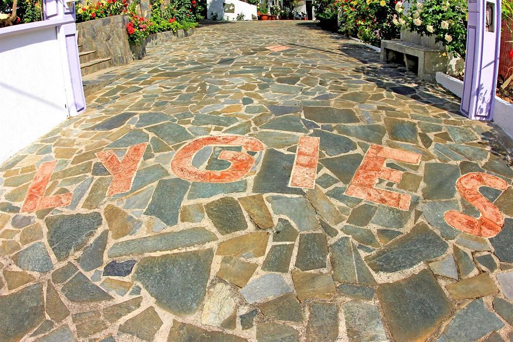 Lygies Apart Hotel Trapezaki  Bagian luar foto